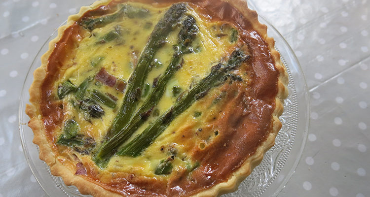 Quiche de bacon i espàrrecs verds