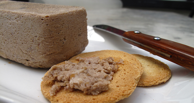 Mousse de llenties pardines amb moixernons