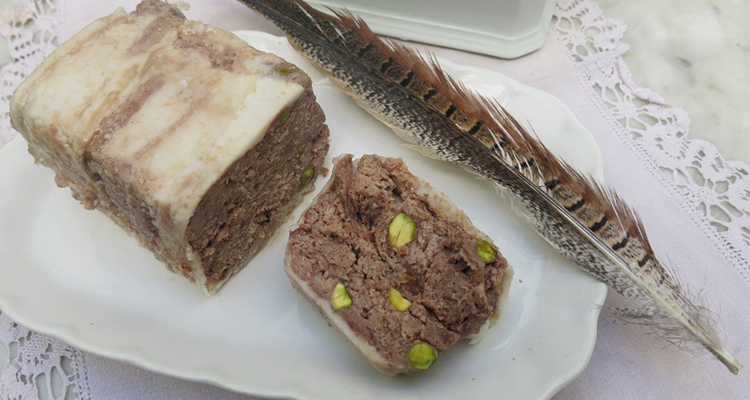 Terrina de faisà amb festucs